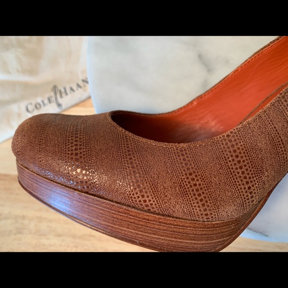 Cole Haan Nike Air Soft Brown Suede Platform Pumps - Picture 3 of 10